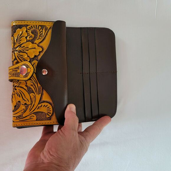 Hand tooled leather wallet Mustard yellow 7 1/2"x 4" BOHO Chic Mexican Artisan - Picture 5 of 8